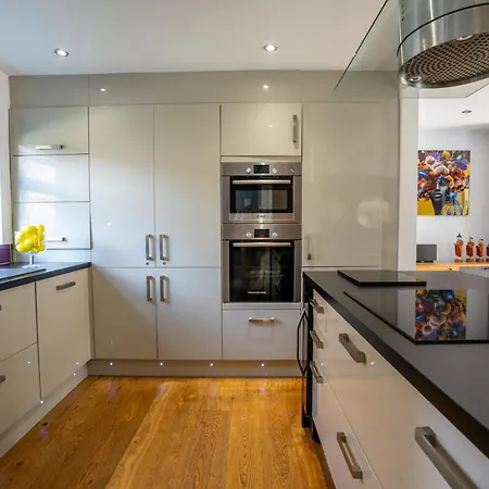 펜션 16 Hunt Court *