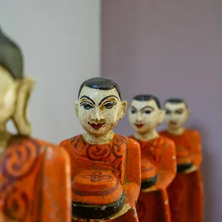 16 Hunt Court Nyaraló York